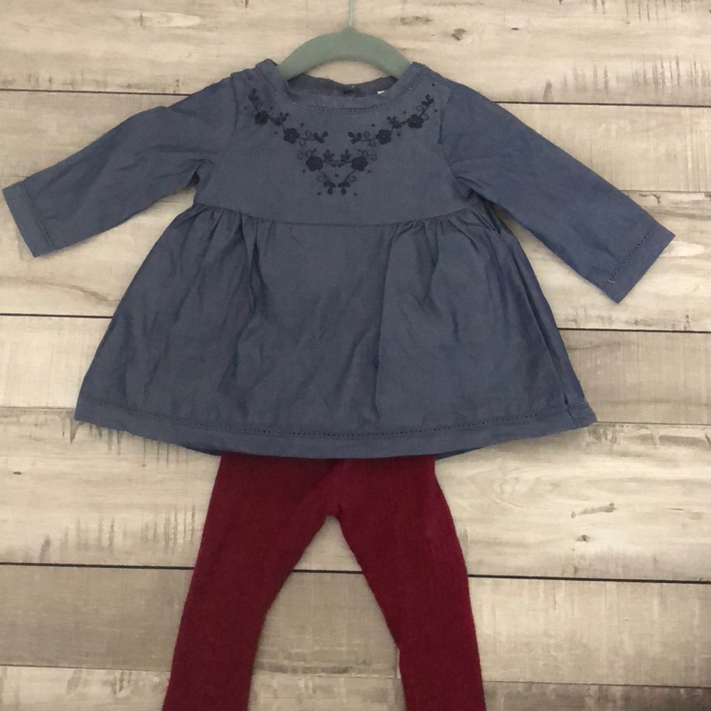 Denim long sleeve top with maroon leggings